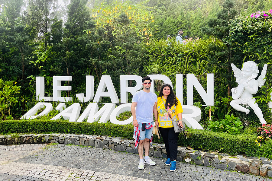Customer-photo-from-a-customized-trip-by-a-trusted-Danang-travel-agency.jpg