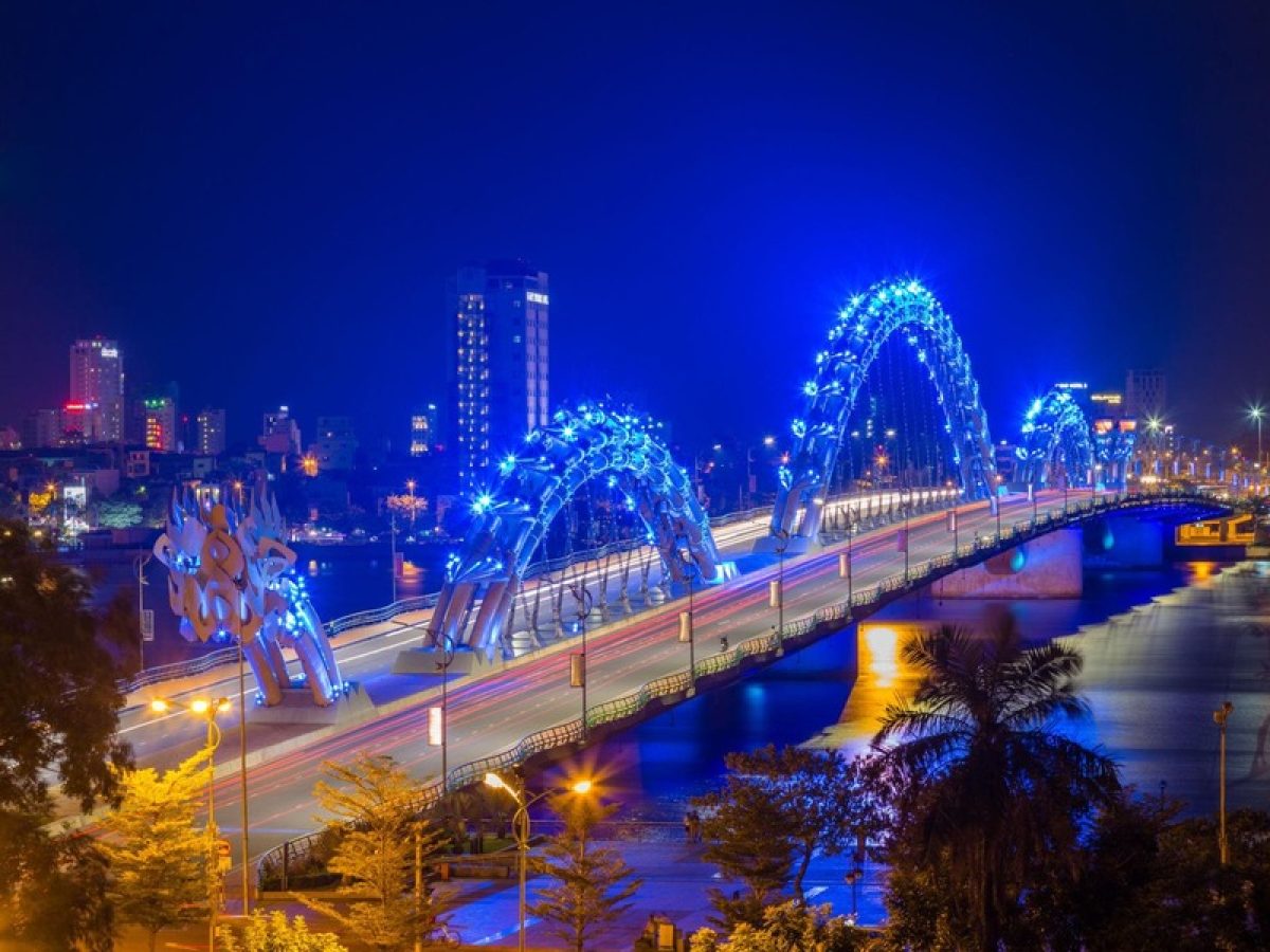 Da Nang Travel Tips - the Dragon Bridge Night Show