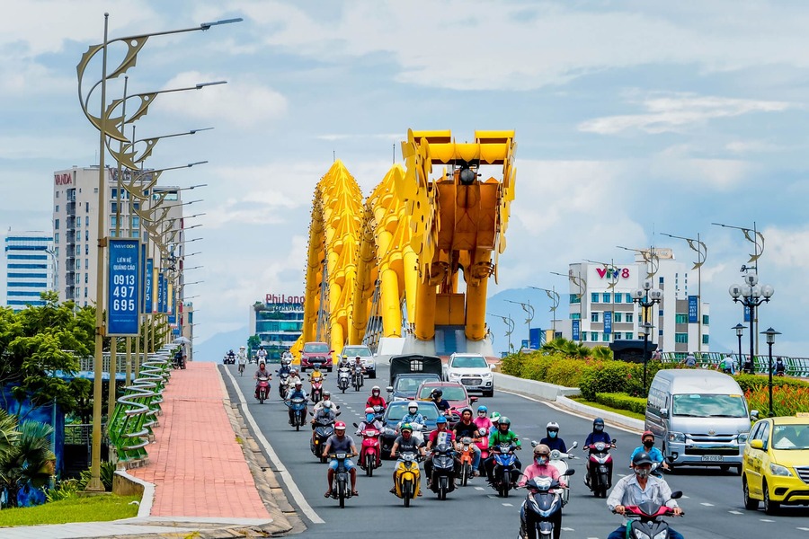 Travel routes in central Vietnam