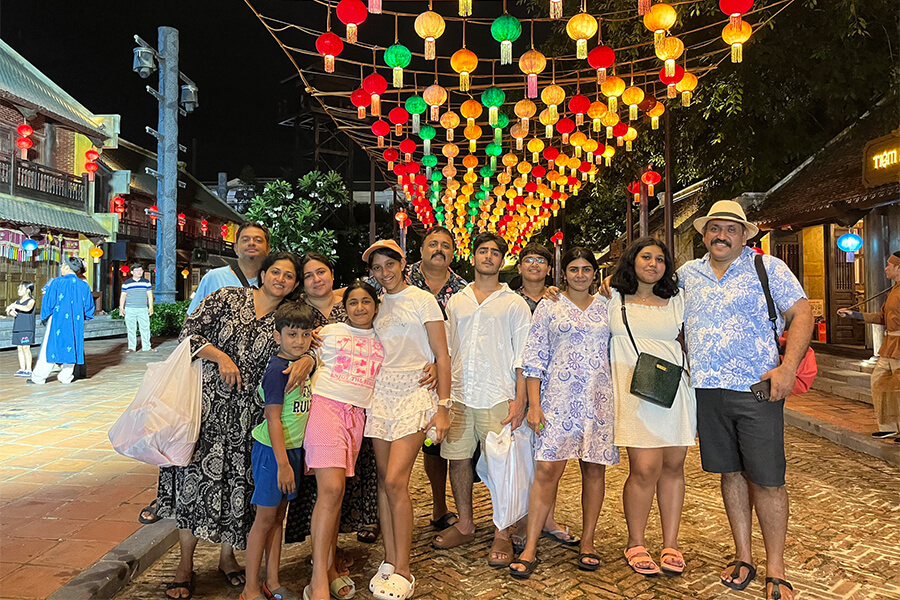 Tour-guests-exploring-the-city-with-a-reliable-Danang-travel-agency.jpg
