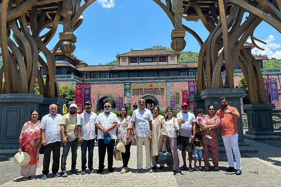 Travelers-enjoying-a-private-experience-with-Danang-local-tours.jpg