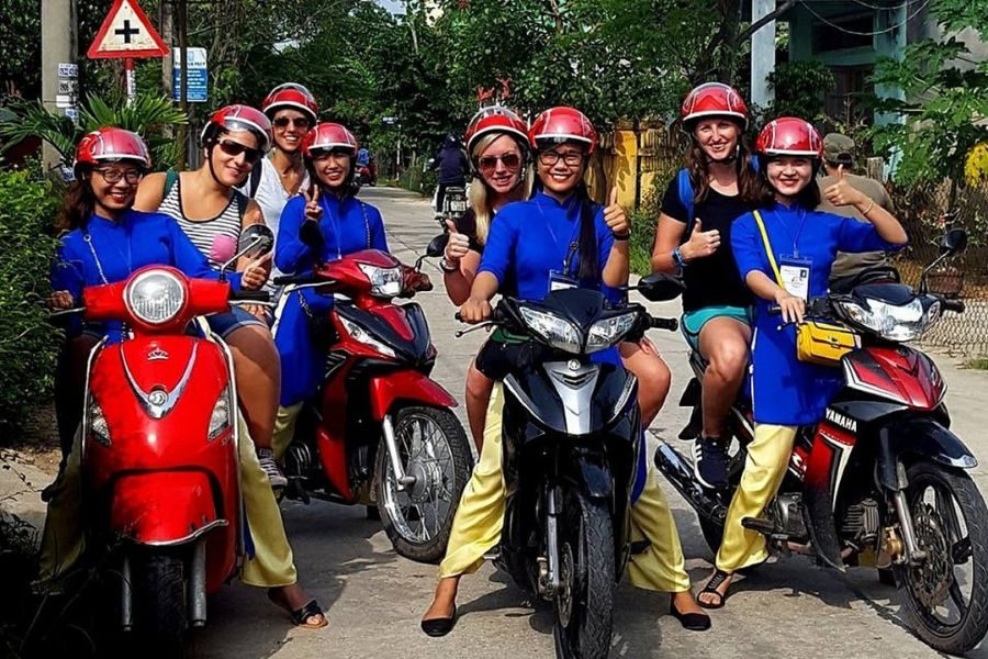 aodai rider danang food tours