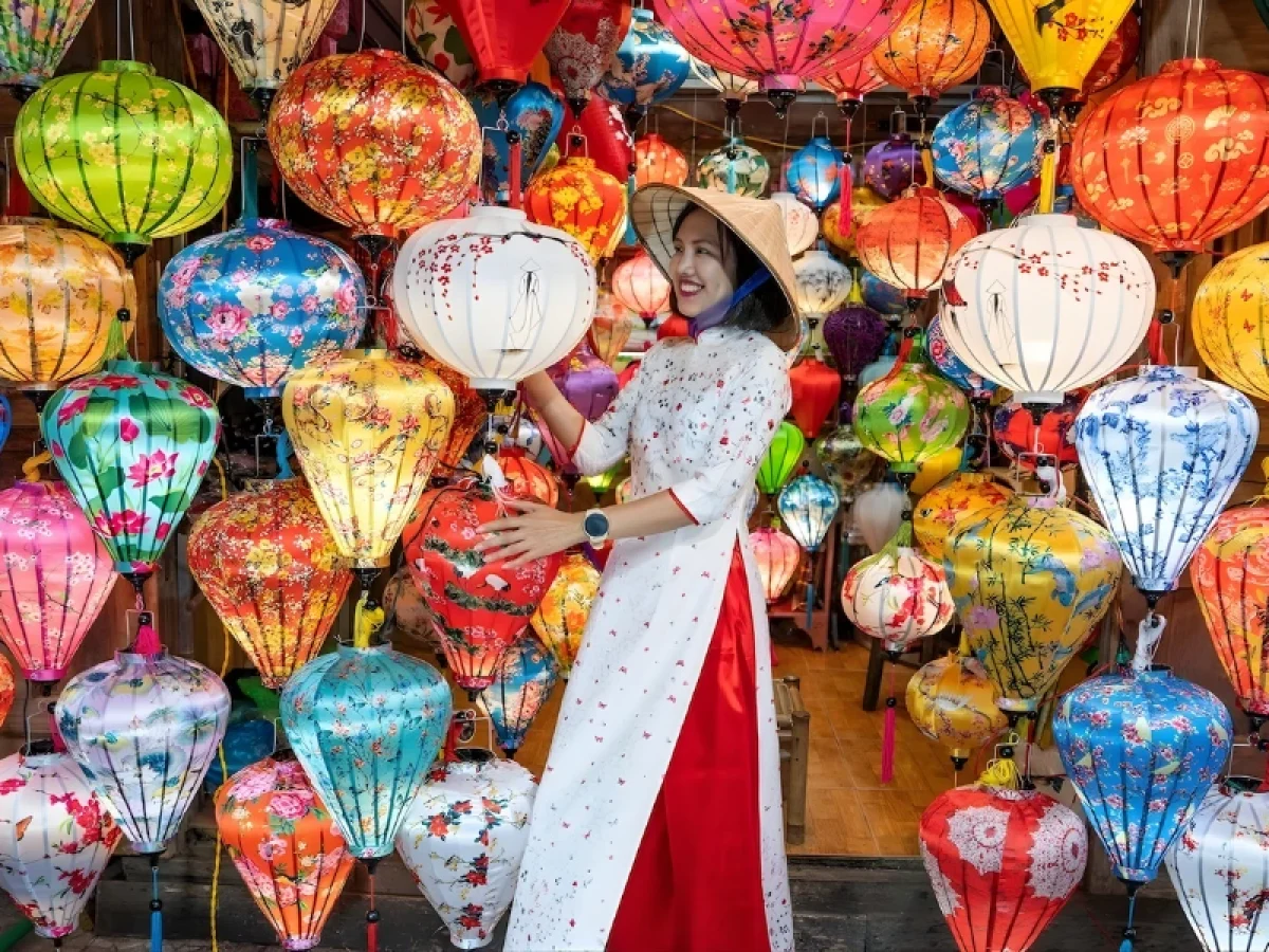 local artisan night market in Da Nang