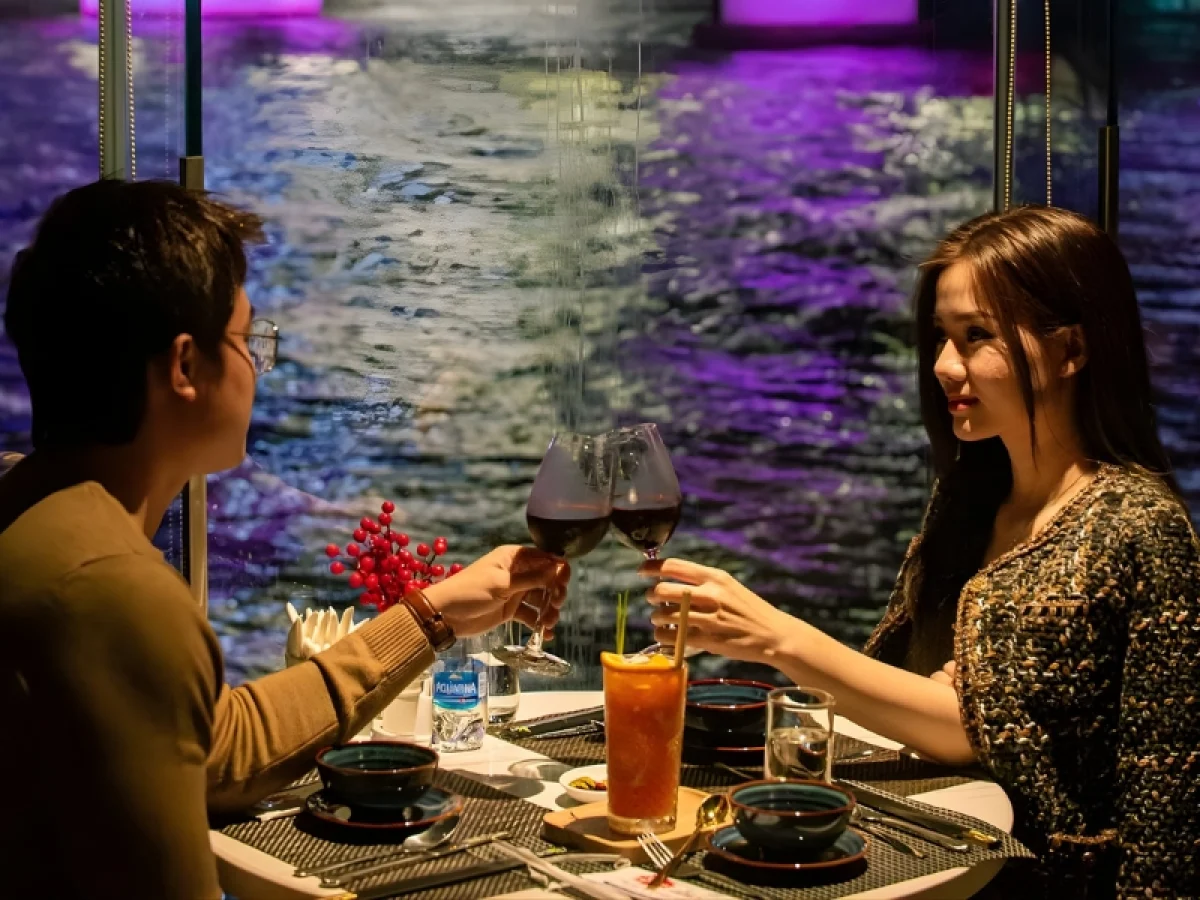 Memory Lounge Da Nang with its poetic Han River view for romantic dinners Da Nang