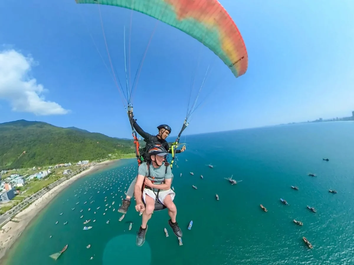 Have fun with paragliding My Khe