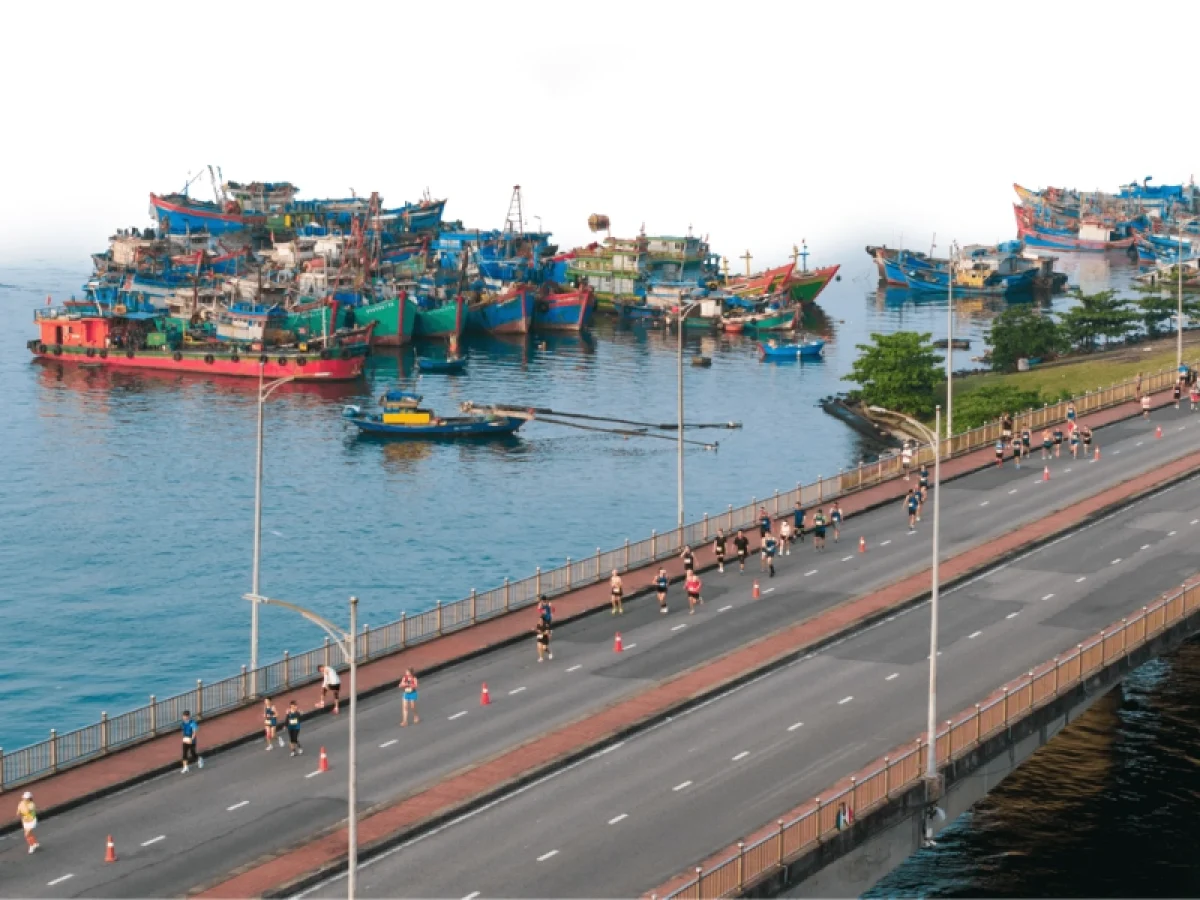 Run the most beautiful coastal race in international marathon in Da Nang
