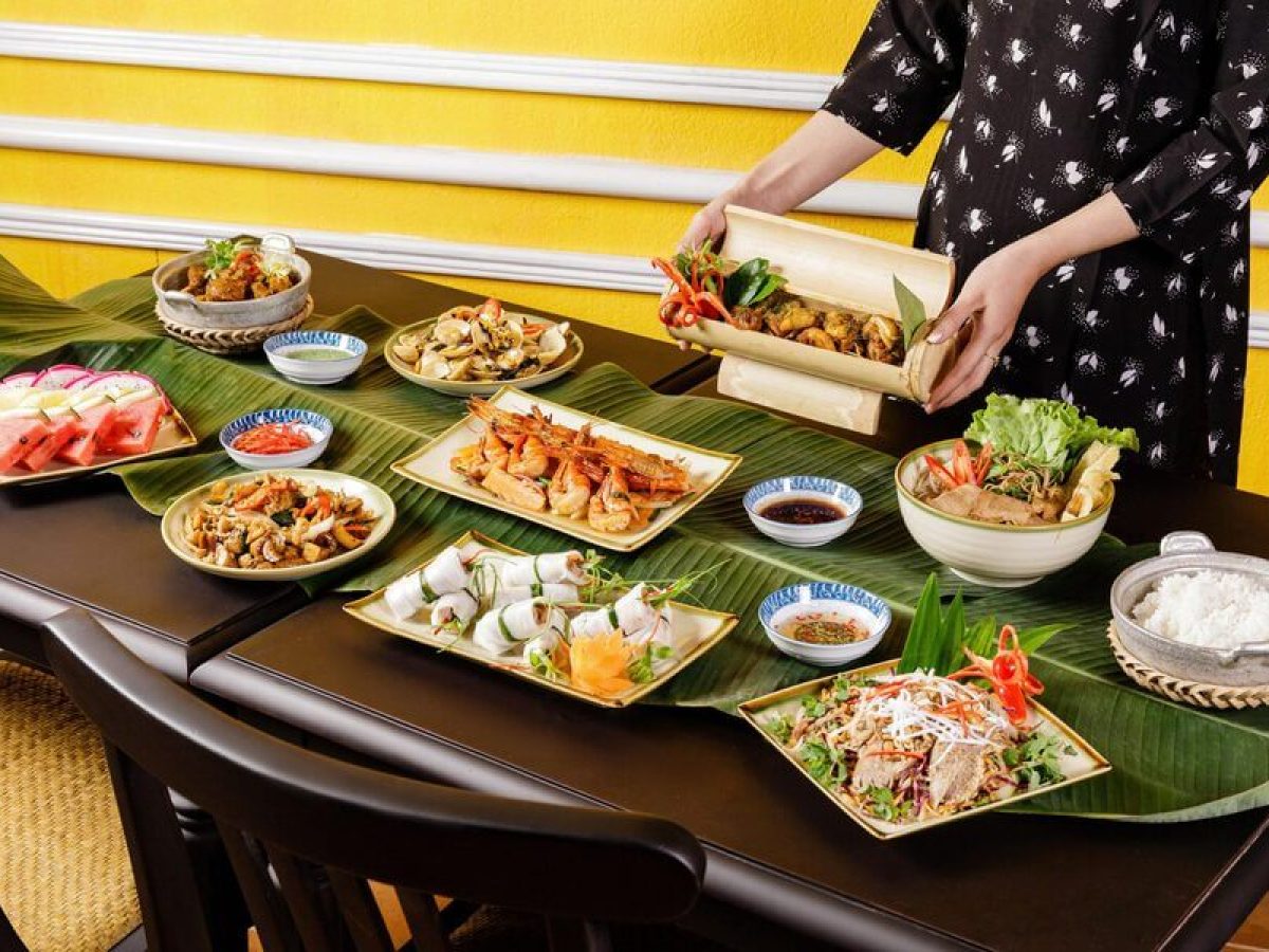 variety of Hoi An food plates